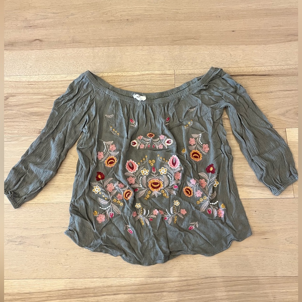 Embroidered Entro Off Shoulder Top - Picture 2 of 4